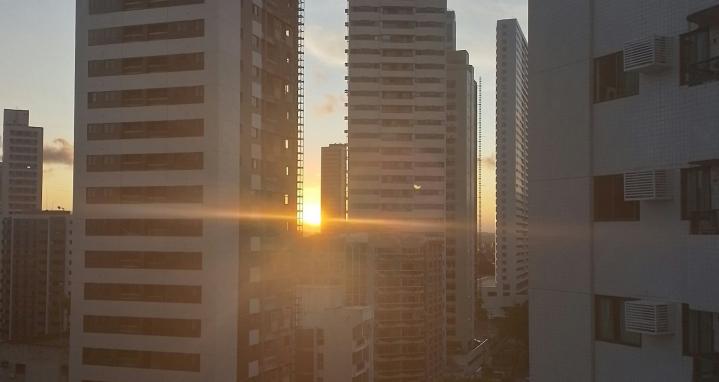 soleil lever immeubles