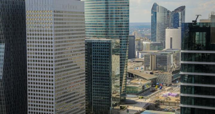 la defense